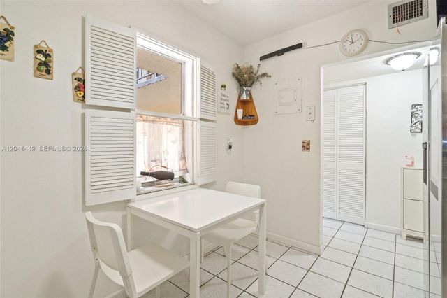 2871 Somerset Dr 102, Lauderdale Lakes, FL 33311