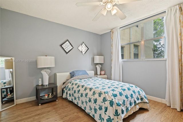 2871 Somerset Dr 102, Lauderdale Lakes, FL 33311