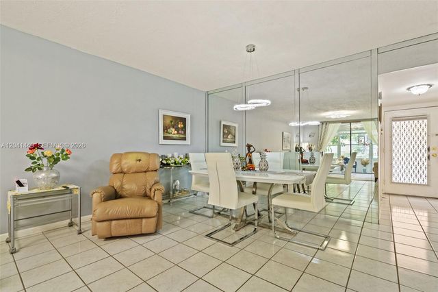 2871 Somerset Dr 102, Lauderdale Lakes, FL 33311