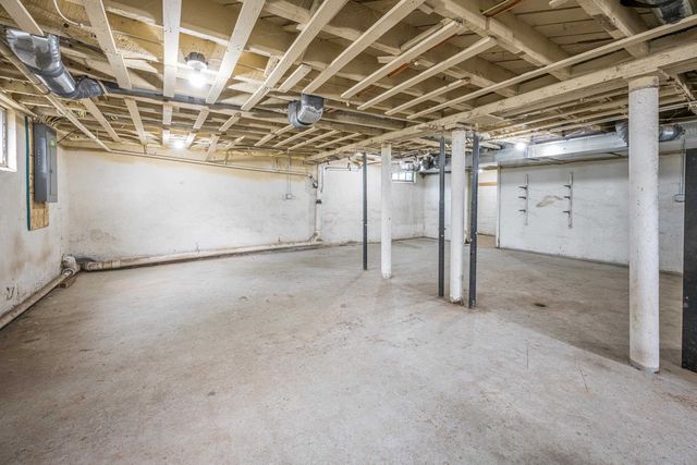 1152 Midland Road, Bay City, MI 48706