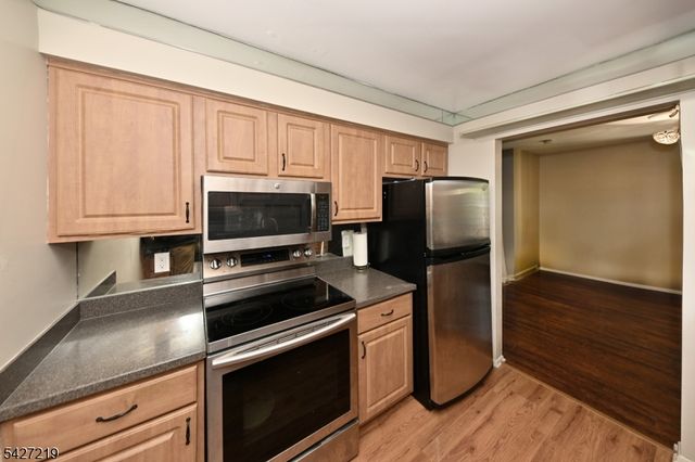 101 River Rd B3, Nutley Twp., NJ 07110