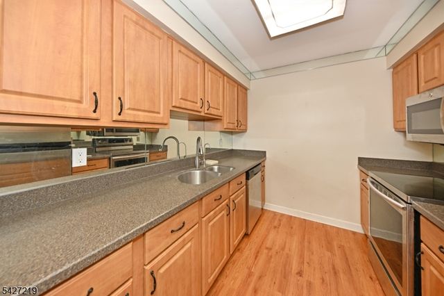 101 River Rd B3, Nutley Twp., NJ 07110