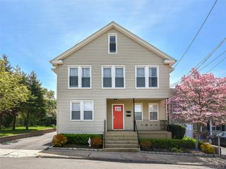 22 1st #1, Glen Cove, NY 11542
