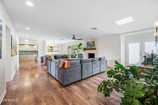 2007 E RANCHO Drive, Phoenix, AZ 85016