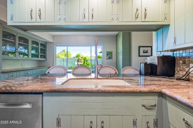 2007 E RANCHO Drive, Phoenix, AZ 85016