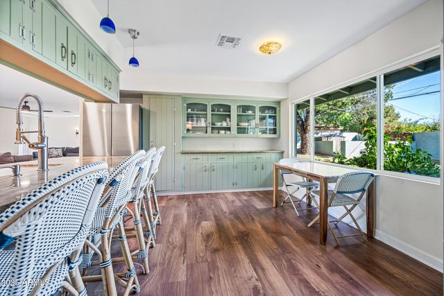 2007 E RANCHO Drive, Phoenix, AZ 85016