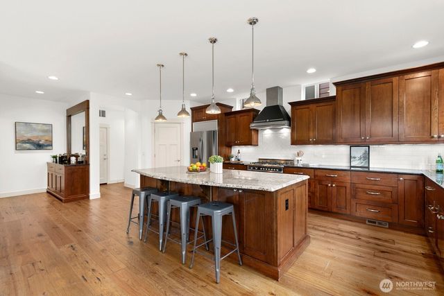 9026 NE 127th Place, Kirkland, WA 98034