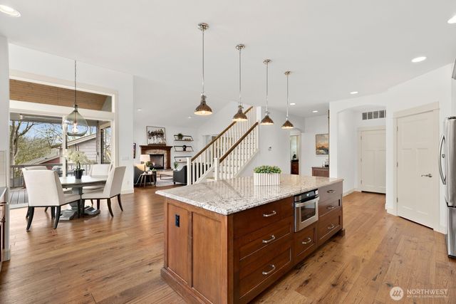 9026 NE 127th Place, Kirkland, WA 98034