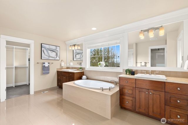 9026 NE 127th Place, Kirkland, WA 98034