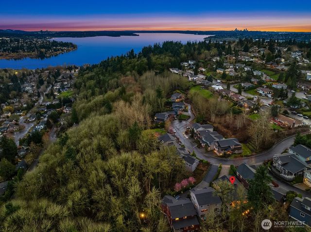 9026 NE 127th Place, Kirkland, WA 98034