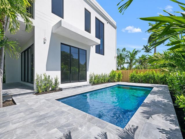 1401 NE 16th Avenue, Fort Lauderdale, FL 33304