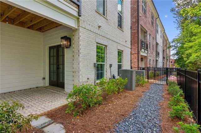 427 Burton Drive, Alpharetta, GA 30009