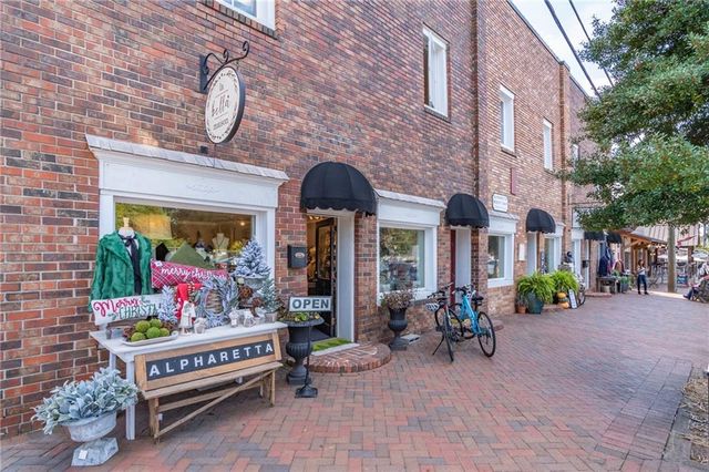 427 Burton Drive, Alpharetta, GA 30009