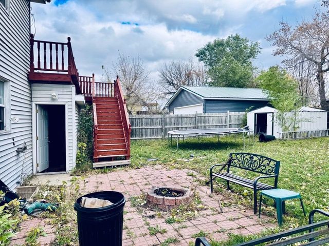 317 15th Ave SW, Minot, ND 58701