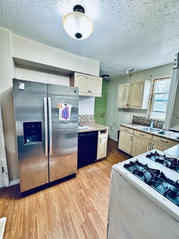 317 15th Ave SW, Minot, ND 58701