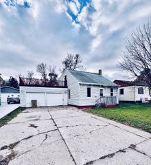 317 15th Ave SW, Minot, ND 58701