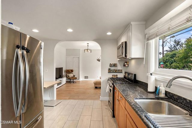 637 Raymond Avenue, Pasadena, CA 91103