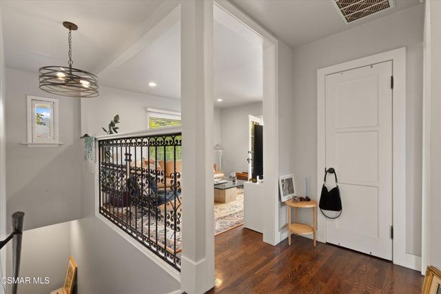 637 Raymond Avenue, Pasadena, CA 91103