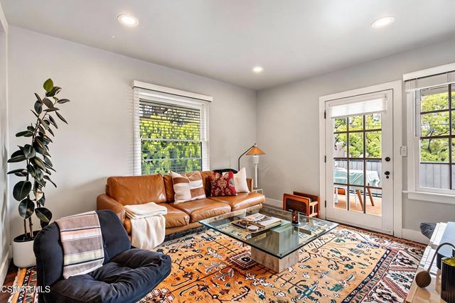 637 Raymond Avenue, Pasadena, CA 91103