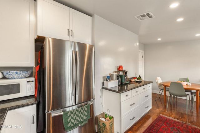 637 Raymond Avenue, Pasadena, CA 91103