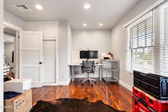 637 Raymond Avenue, Pasadena, CA 91103