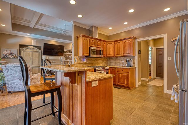 2541 Windemere Drive, Evansville, IN 47725