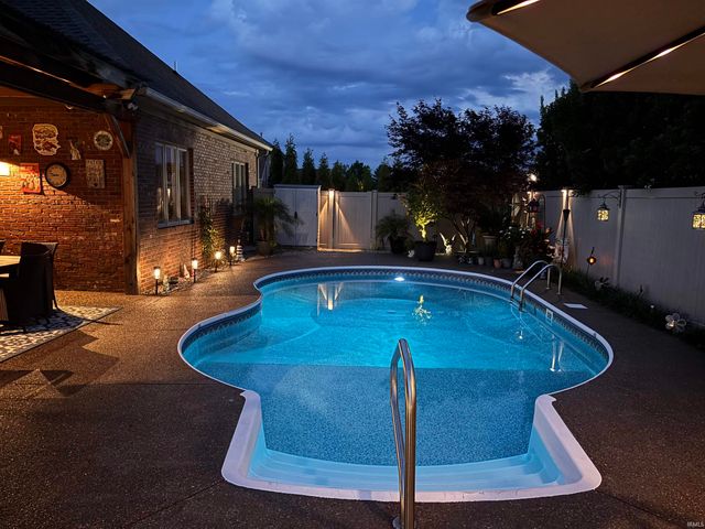 2541 Windemere Drive, Evansville, IN 47725