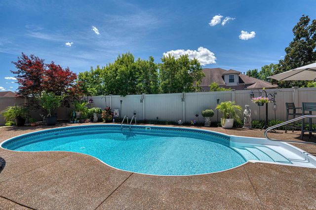 2541 Windemere Drive, Evansville, IN 47725