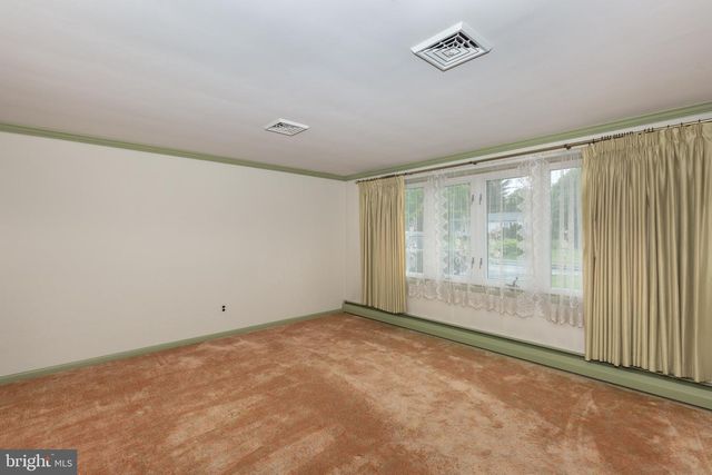 717 N HOUCKSVILLE RD, Hampstead, MD 21074