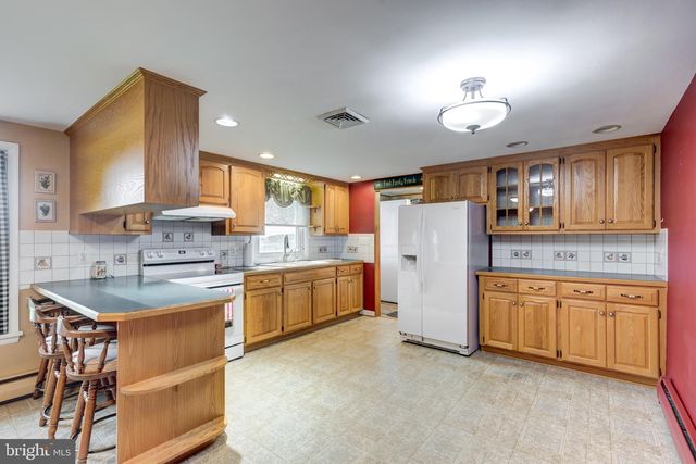 717 N HOUCKSVILLE RD, Hampstead, MD 21074