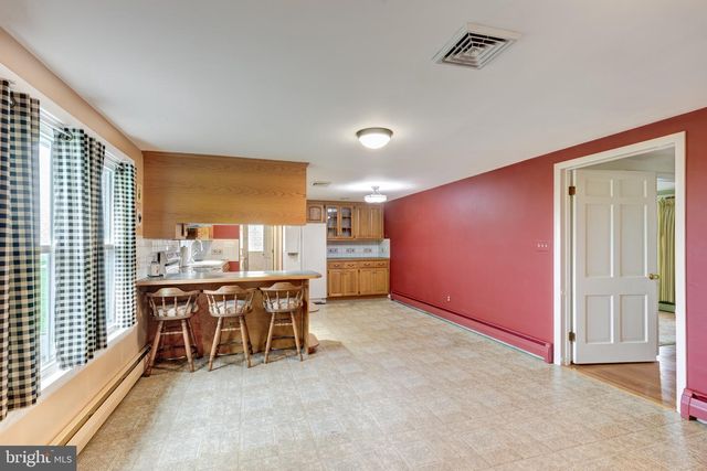 717 N HOUCKSVILLE RD, Hampstead, MD 21074