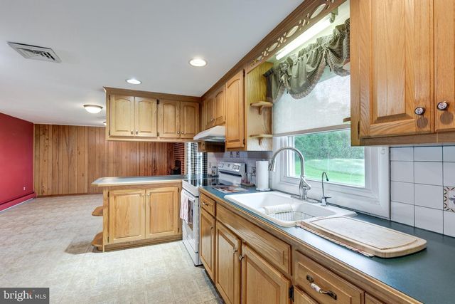 717 N HOUCKSVILLE RD, Hampstead, MD 21074