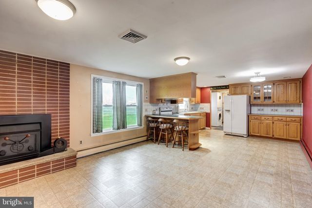 717 N HOUCKSVILLE RD, Hampstead, MD 21074