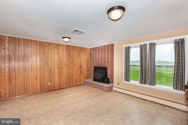 717 N HOUCKSVILLE RD, Hampstead, MD 21074