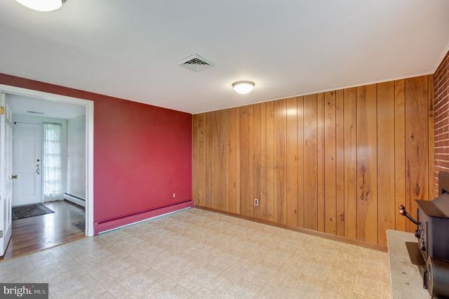 717 N HOUCKSVILLE RD, Hampstead, MD 21074