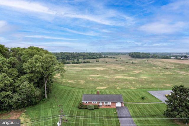 717 N HOUCKSVILLE RD, Hampstead, MD 21074