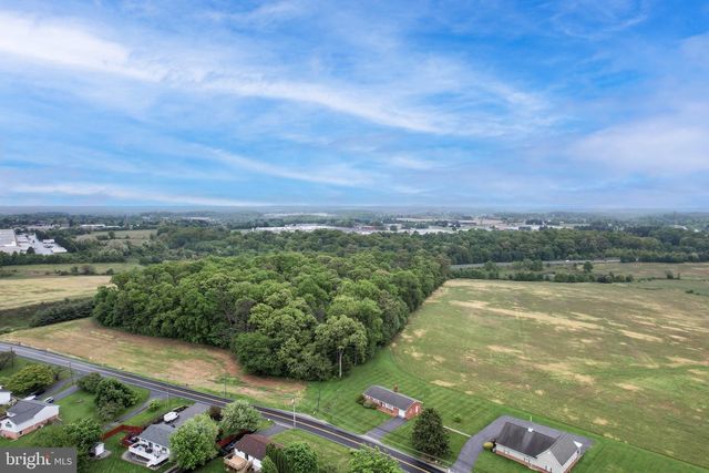 717 N HOUCKSVILLE RD, Hampstead, MD 21074