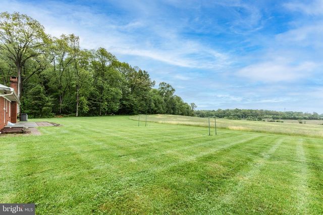 717 N HOUCKSVILLE RD, Hampstead, MD 21074