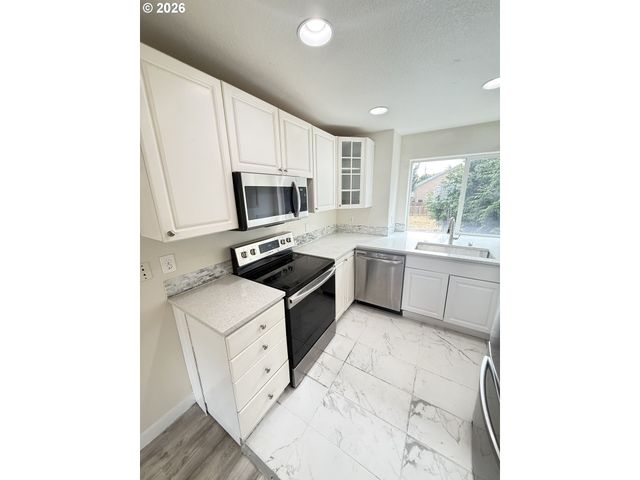 15423 Ne ALTON St, Portland, OR 97230