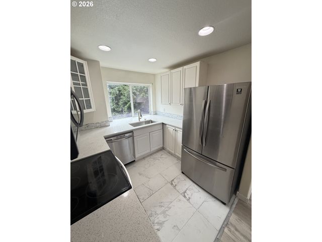 15423 Ne ALTON St, Portland, OR 97230