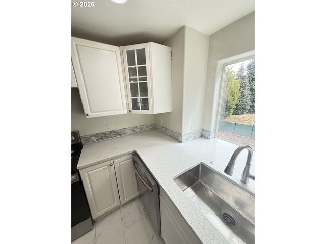15423 Ne ALTON St, Portland, OR 97230