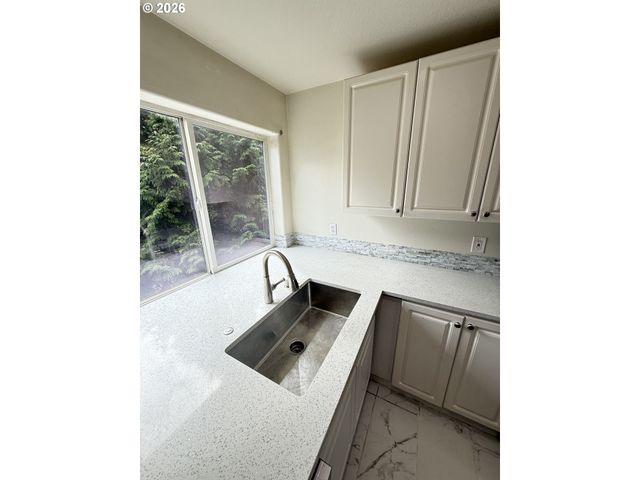 15423 Ne ALTON St, Portland, OR 97230
