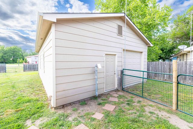 1011 N Wirth, Augusta, KS 67010