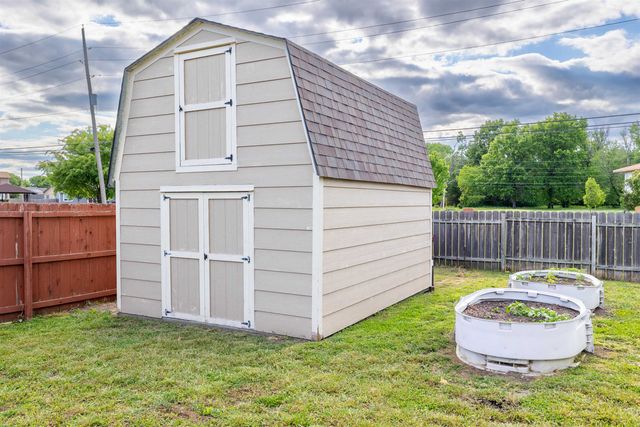 1011 N Wirth, Augusta, KS 67010