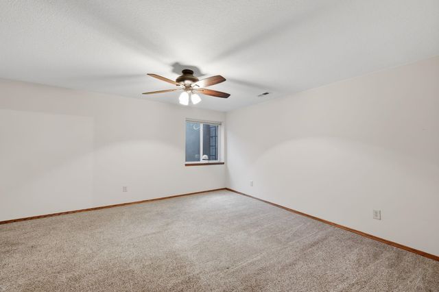 1805 N McRae Dr, Goddard, KS 67052