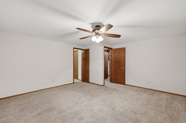 1805 N McRae Dr, Goddard, KS 67052