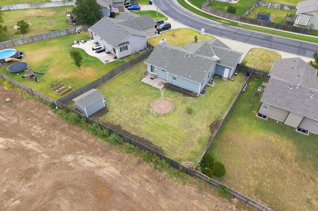 1805 N McRae Dr, Goddard, KS 67052