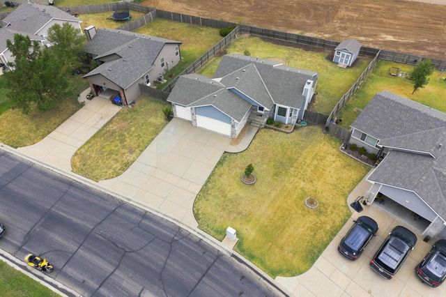 1805 N McRae Dr, Goddard, KS 67052