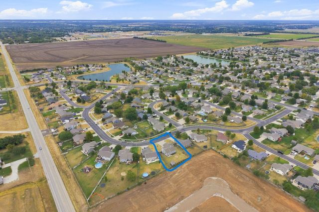 1805 N McRae Dr, Goddard, KS 67052