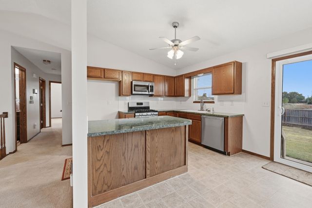 1805 N McRae Dr, Goddard, KS 67052